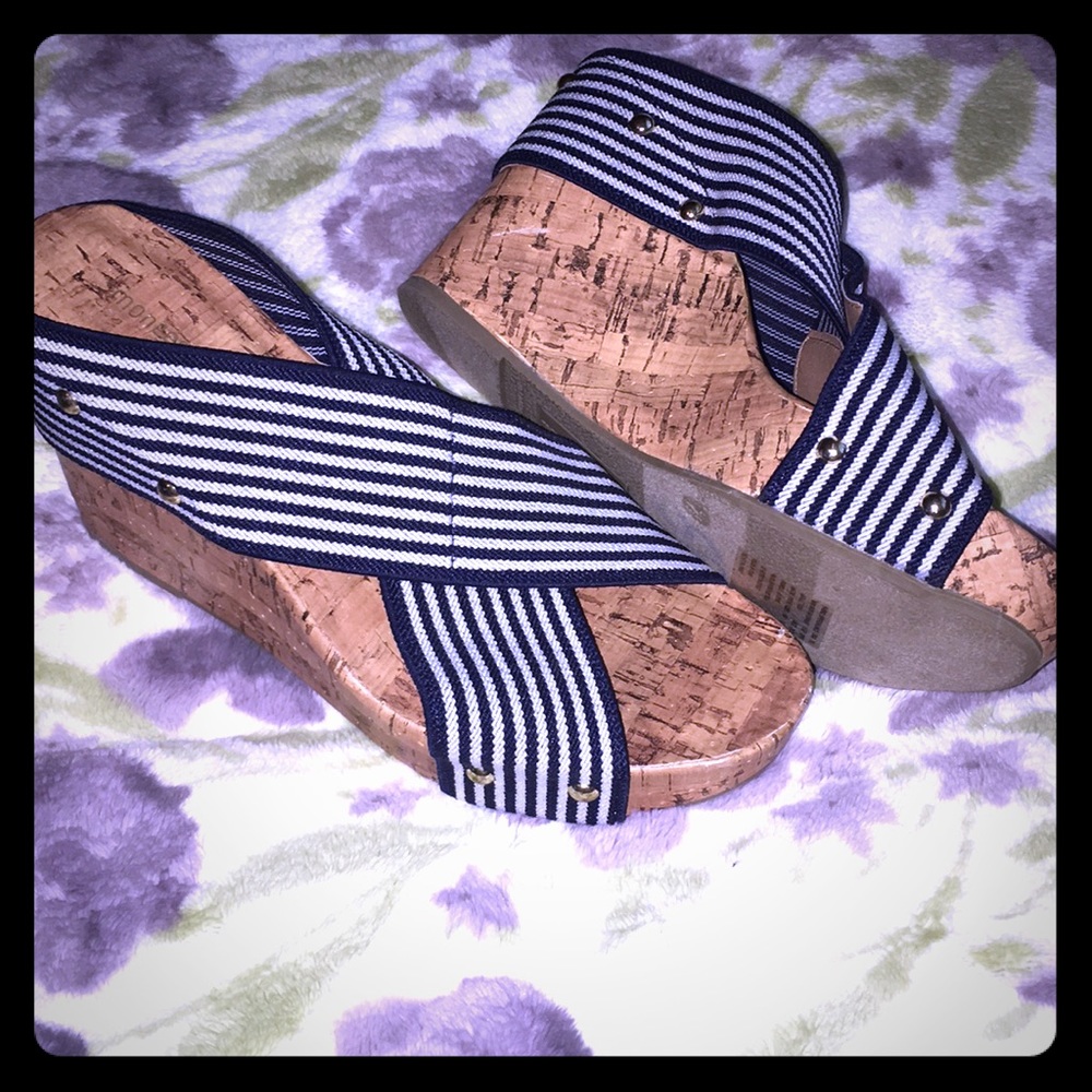 Wedge sandals